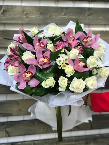 Букет цветов из: Розы и Хризантемы в Правдинском