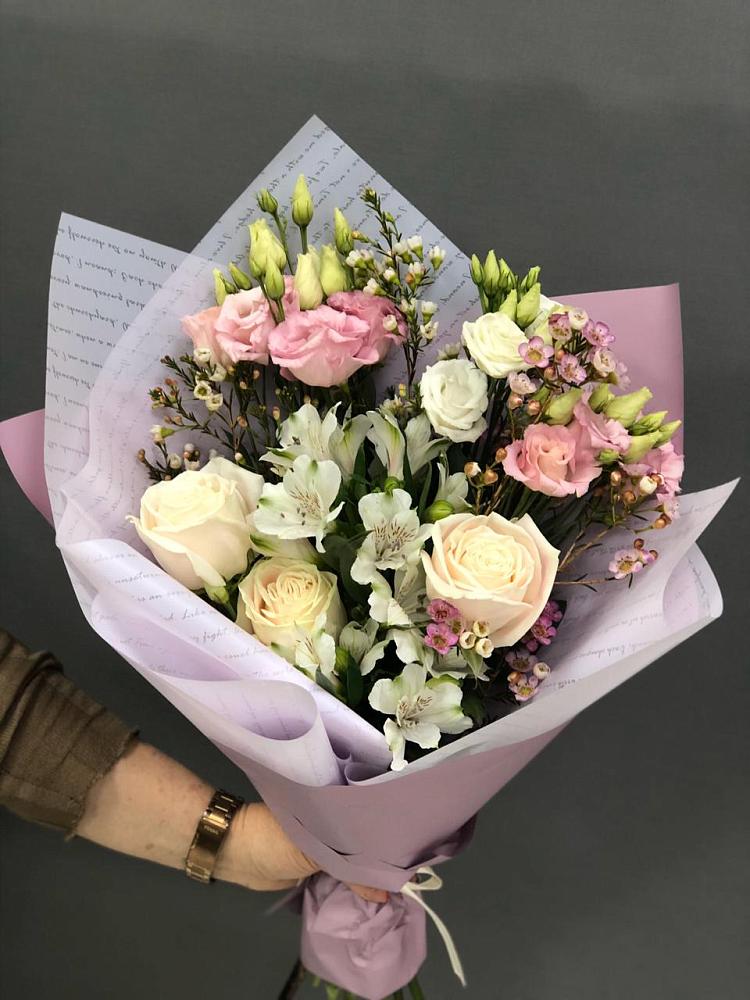 Букет цветов из: Альстромерии, Розы и Лизиантусы в Правдинском