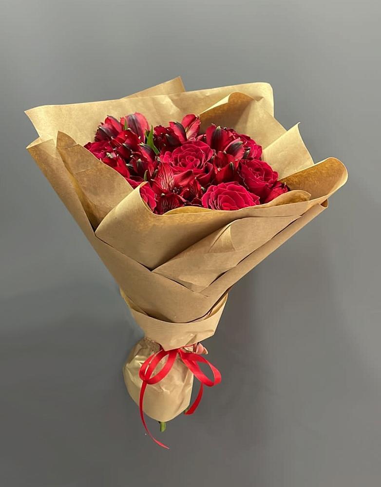 Букет цветов из: Альстромерии и Розы в Правдинском