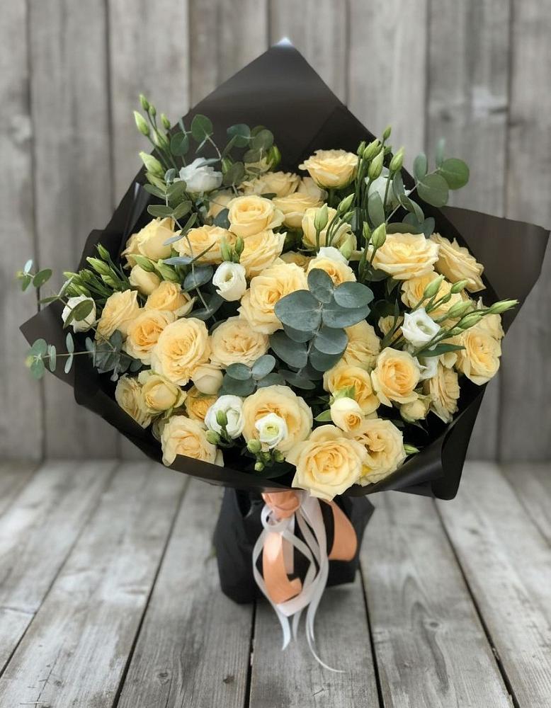 Букет цветов из: Розы и Лизиантусы в Правдинском