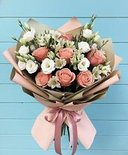 Букет цветов из:  Розы, Альстромерии и Лизиантусы в Правдинском