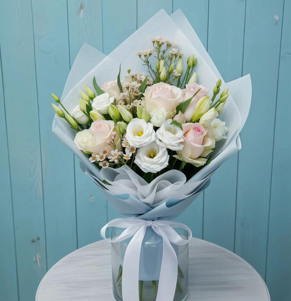 Букет цветов из: Розы и Лизиантусы в Правдинском