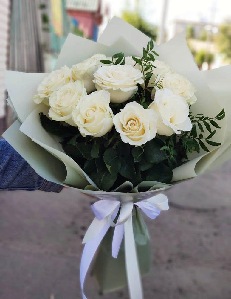 Букет Белые розы Проуд в Правдинском