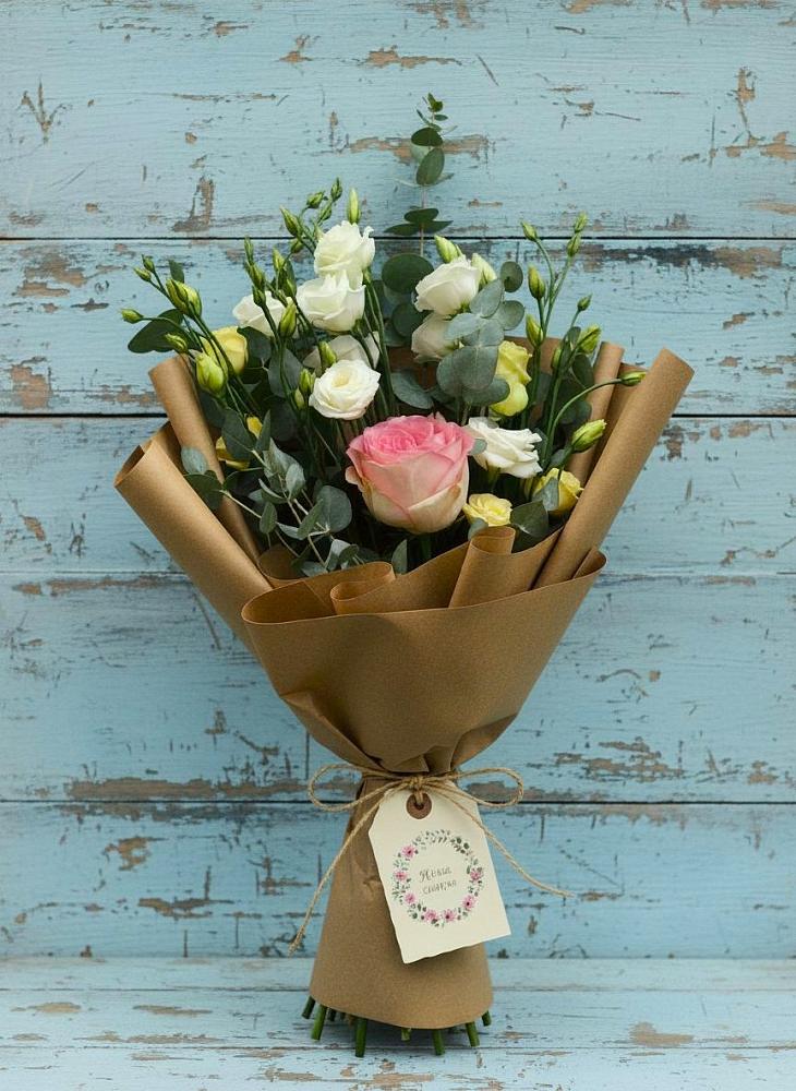 Букет цветов из: Розы и Лизиантусы в Правдинском