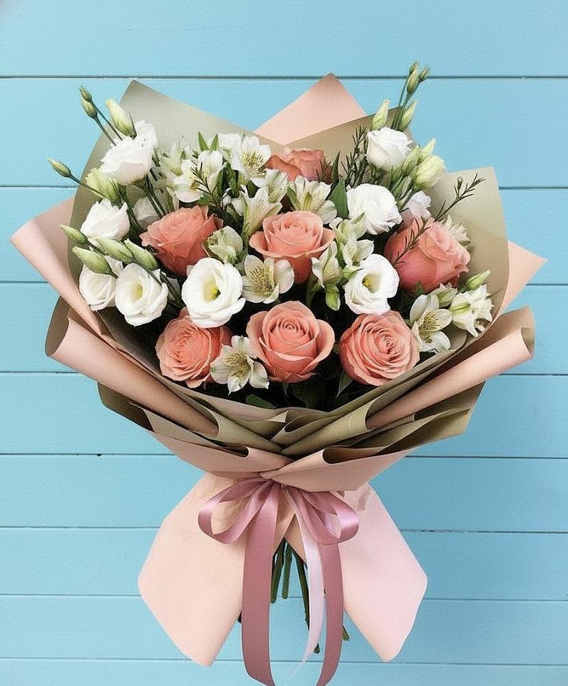 Букет цветов из: Розы, Альстромерии и Лизиантусы в Правдинском