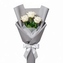 Букет 3 белые розы в Правдинском