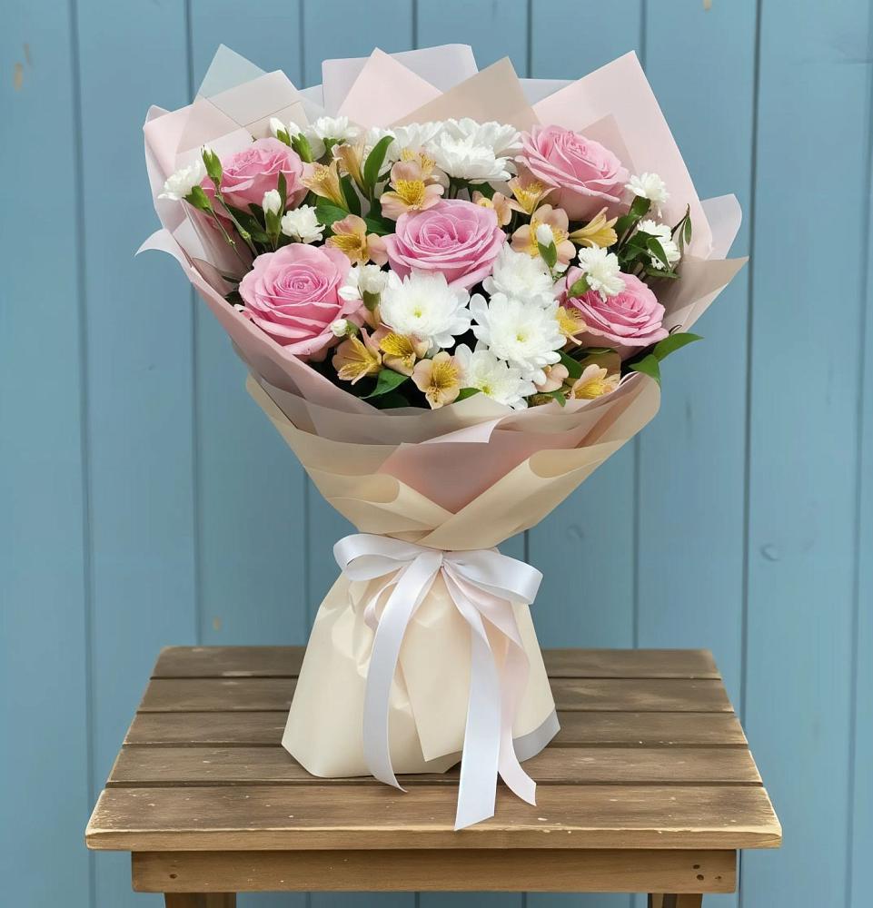 Букет цветов из: Гвоздики, Орхидеи и Розы в Правдинском