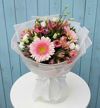 Букет цветов из:  Герберы, Альстромерии и Лизиантусы в Правдинском