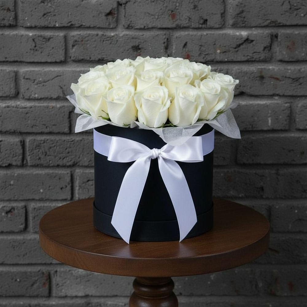 Цветочная композиция из Розы в шляпной коробке в Правдинском