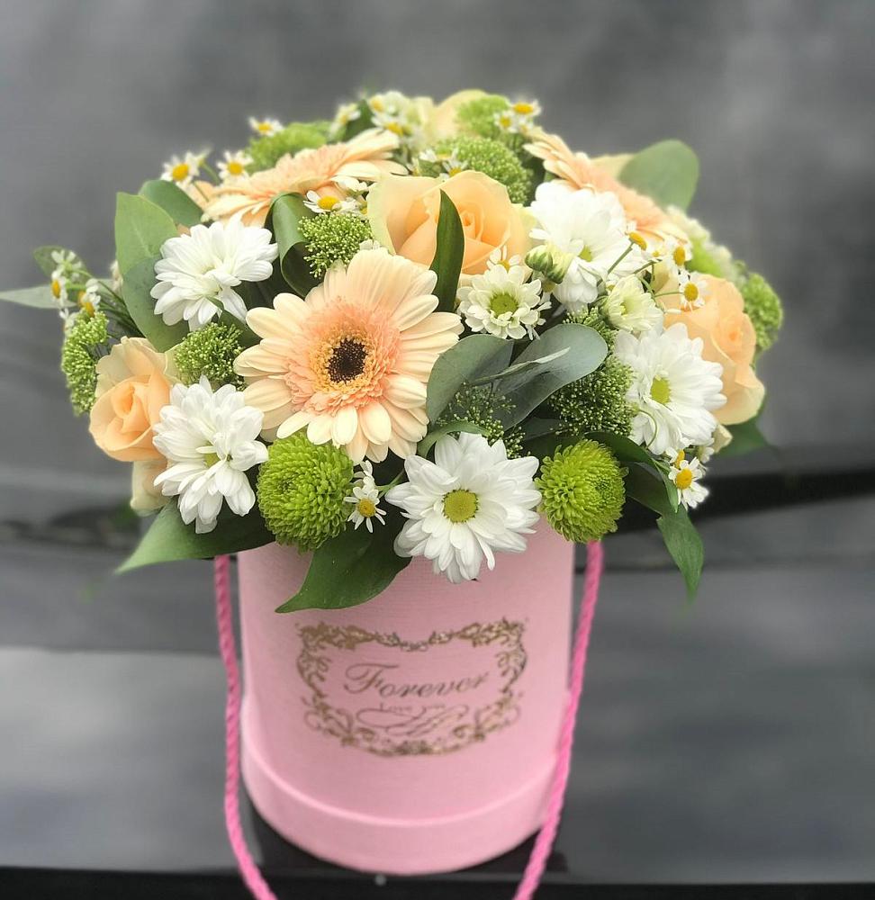 Цветочная композиция из Розы, Герберы и Хризантемы в шляпной коробке в Правдинском