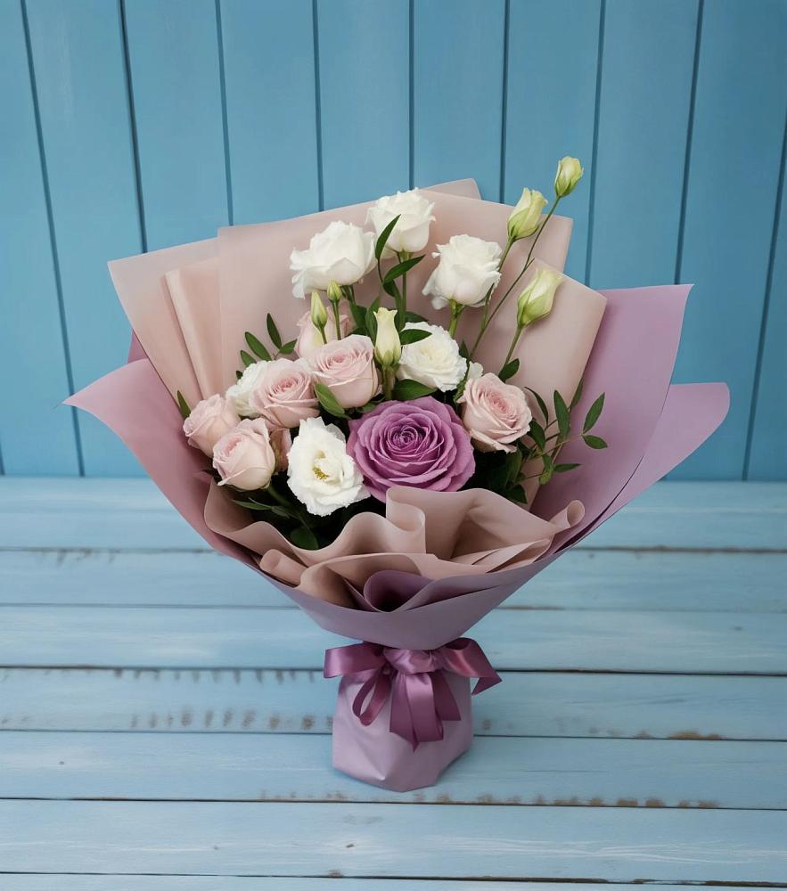 Букет цветов из: Розы и Лизиантусы в Правдинском